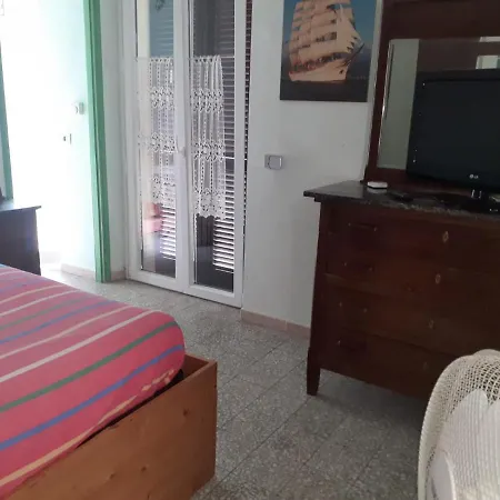Casa Andrea Mensa *